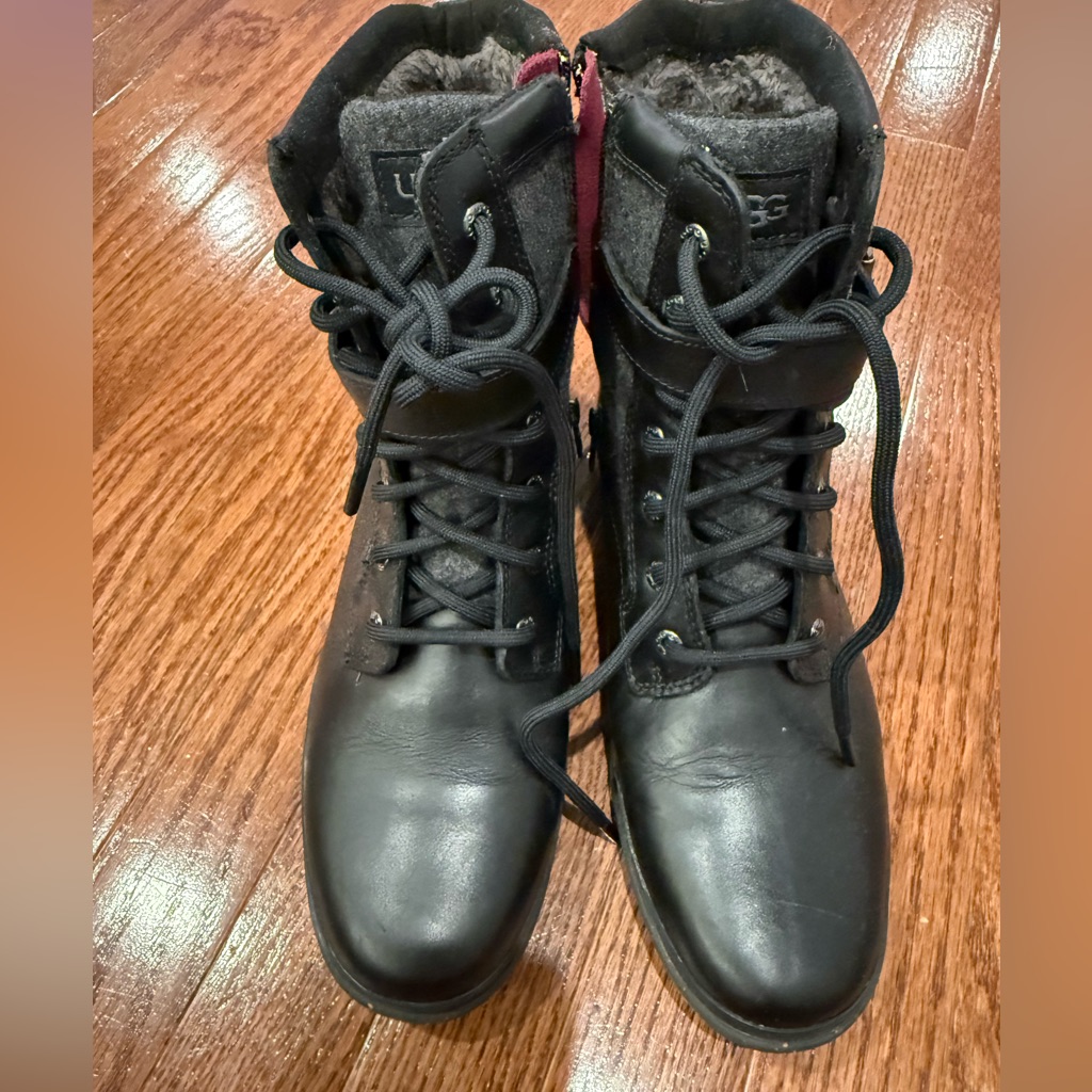 Ugg Women's Black Lace-Up Boots Never Worn. Size 8